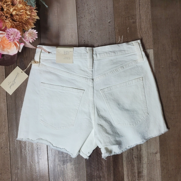 NWT Universal Thread Vintage Stretch Highest Rise Shortie Shorts Size 2R White - Picture 1 of 16